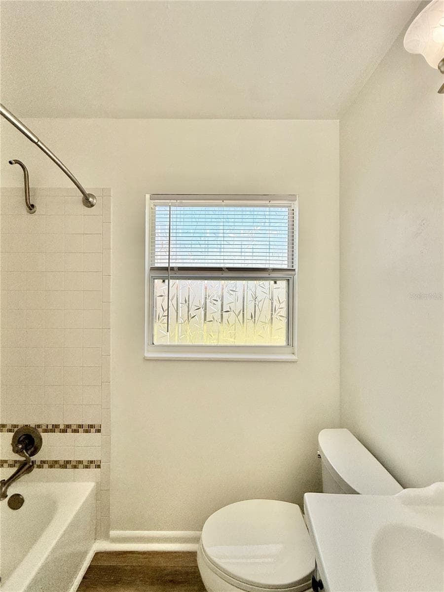 7810 FELICE AVENUE — photo 14 of 23