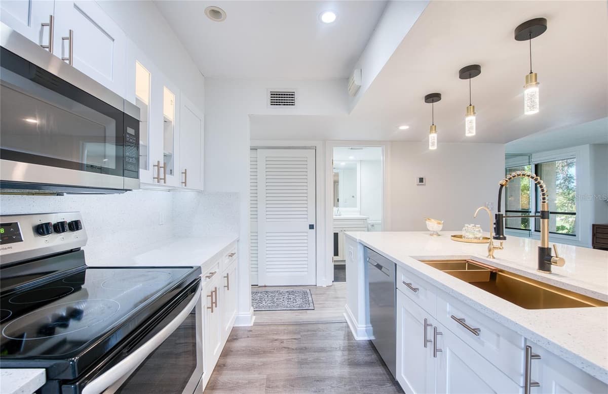 1328 PELICAN CREEK CROSSING — photo 25 of 97