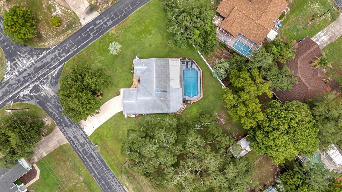 5325 ABAGAIL DRIVE — photo 4 of 41