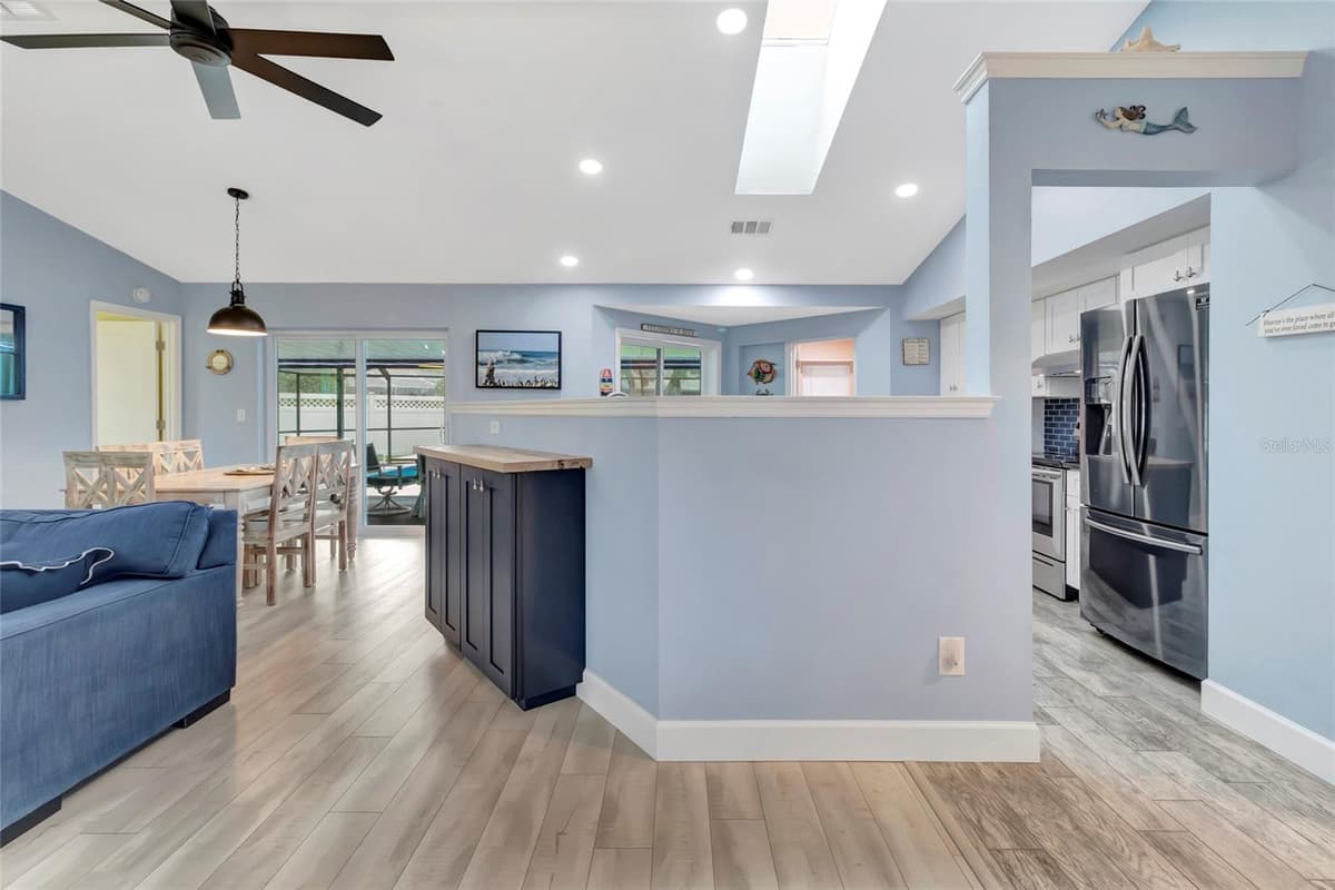 5325 ABAGAIL DRIVE — photo 6 of 41