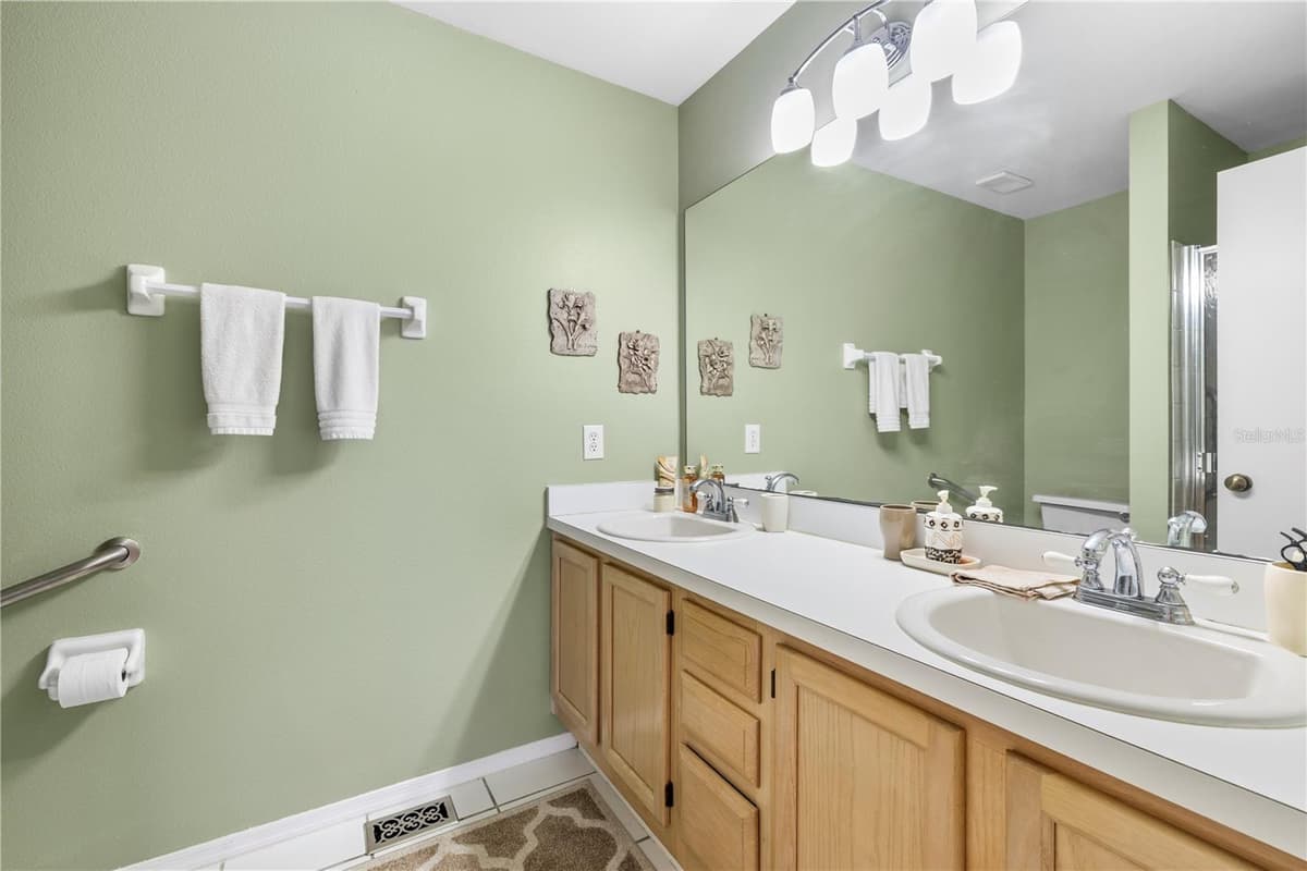 13007 LORNA PLACE — photo 32 of 54