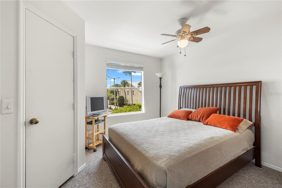 13007 LORNA PLACE — photo 34 of 54