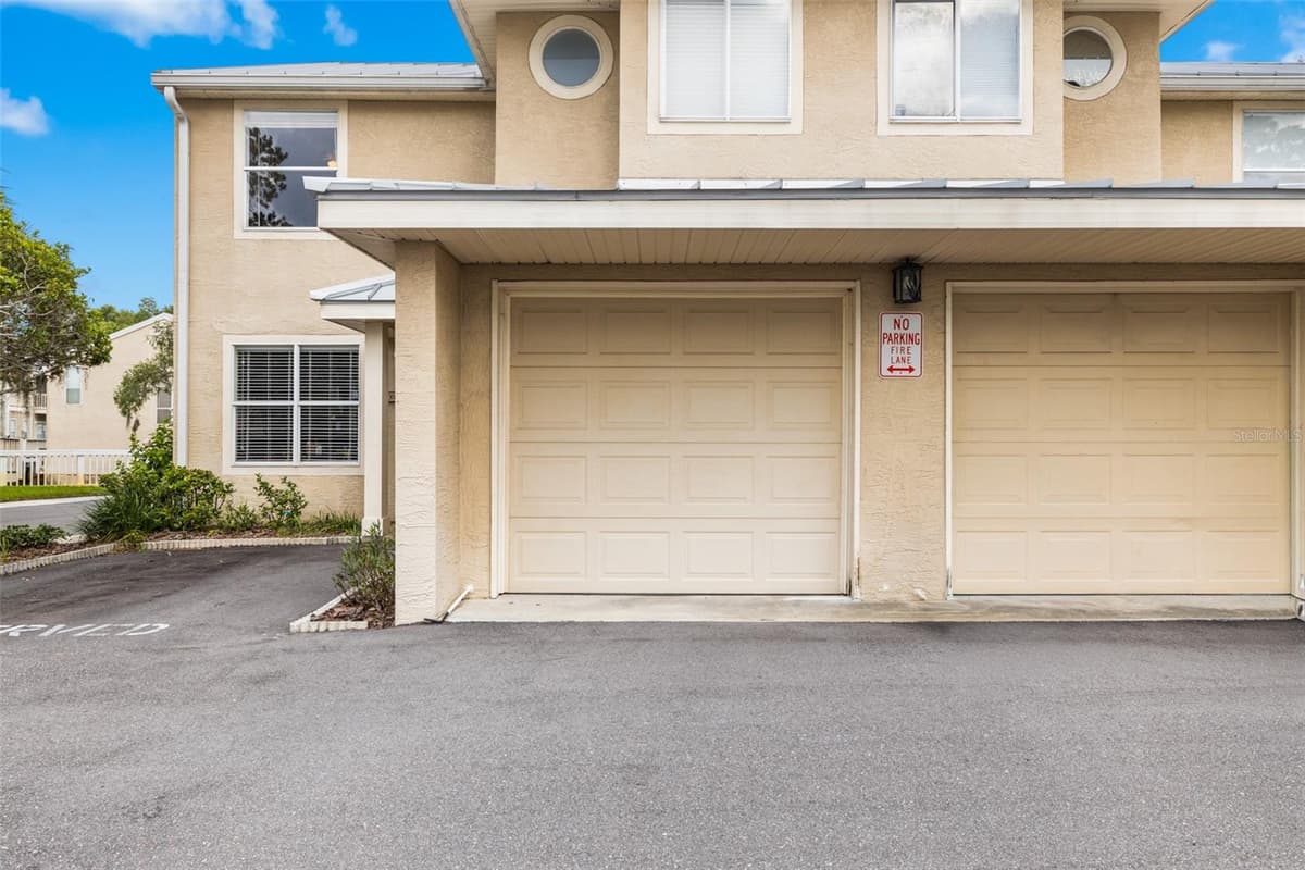 13007 LORNA PLACE — photo 3 of 54