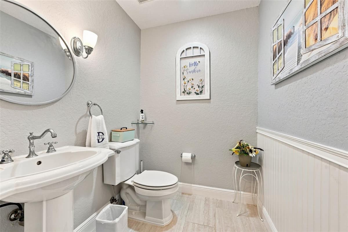 1821 LAKE HERON DRIVE — photo 34 of 48