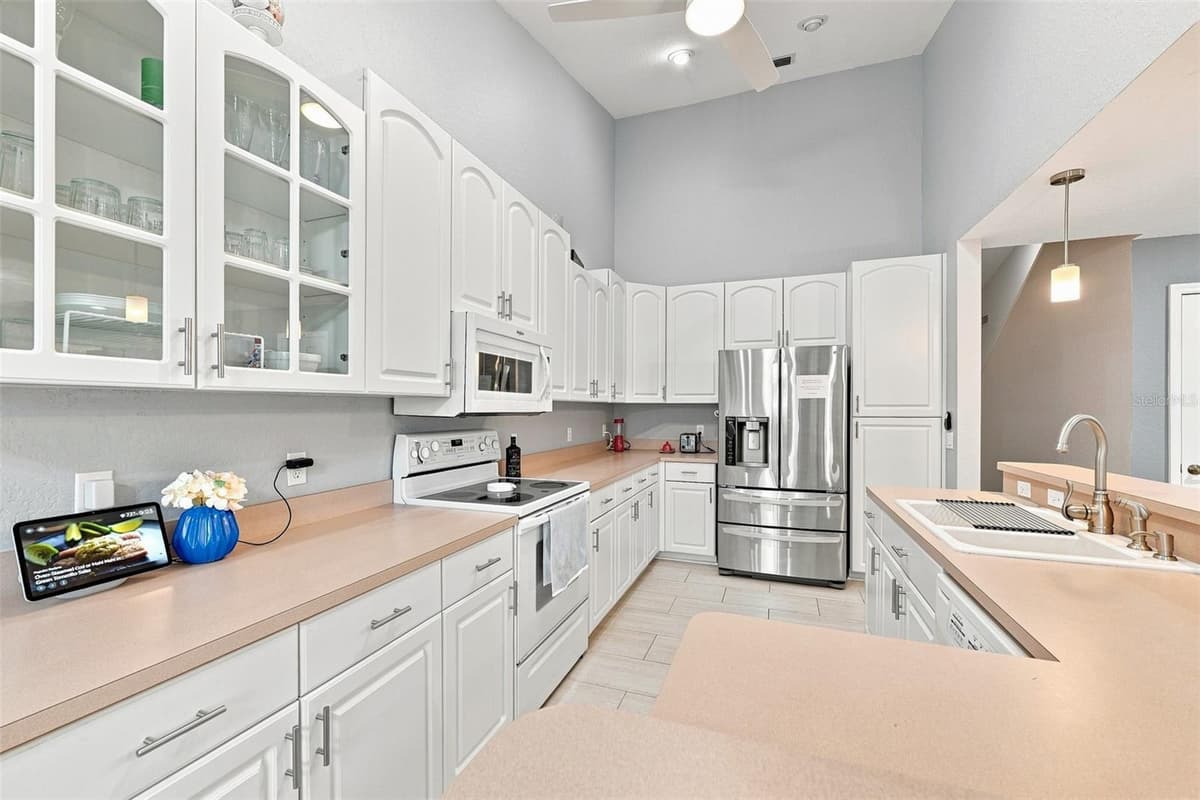 1821 LAKE HERON DRIVE — photo 10 of 48