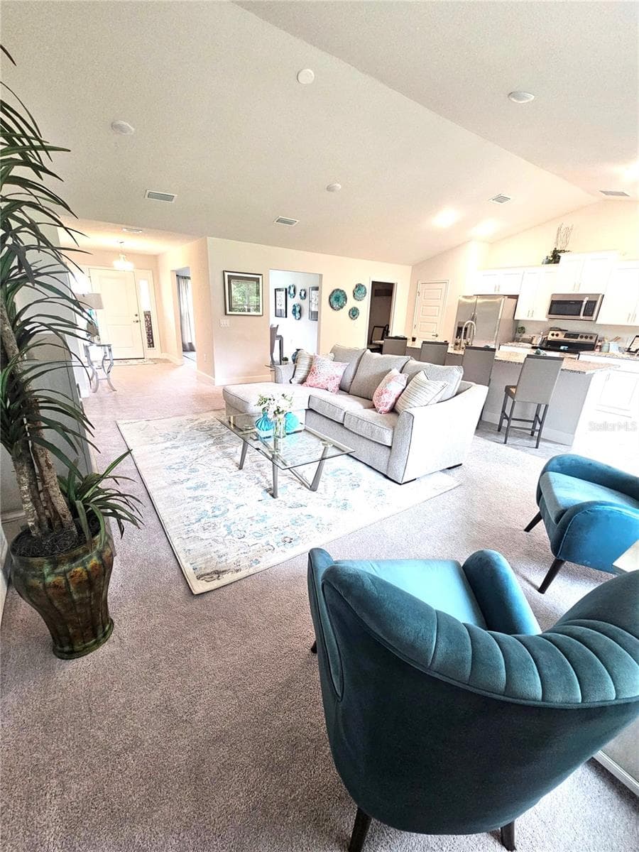 133 BELLFLOWER DRIVE — photo 6 of 19