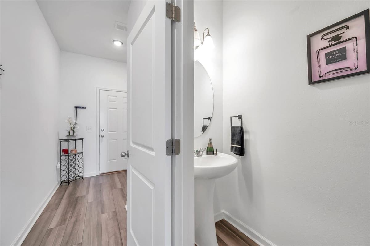 1203 7TH AVENUE — photo 19 of 69