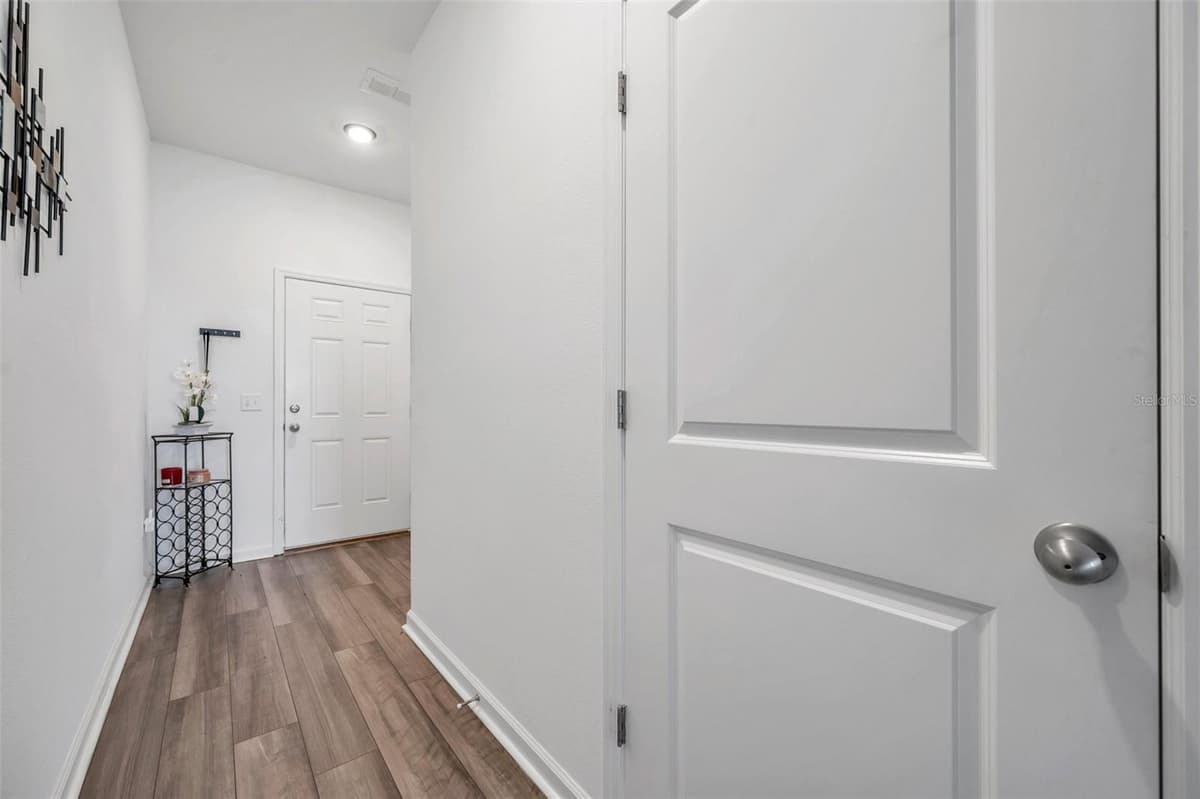 1203 7TH AVENUE — photo 17 of 69