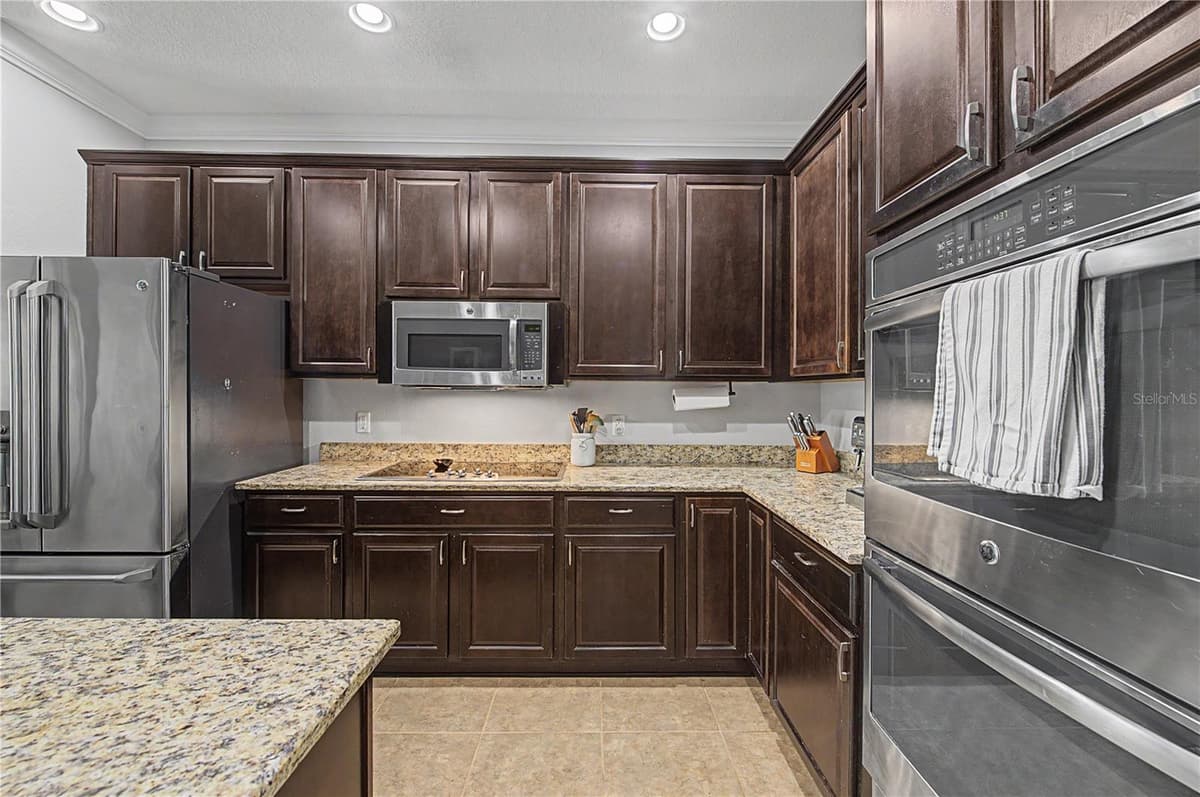 6545 LANDOVER BOULEVARD — photo 18 of 55