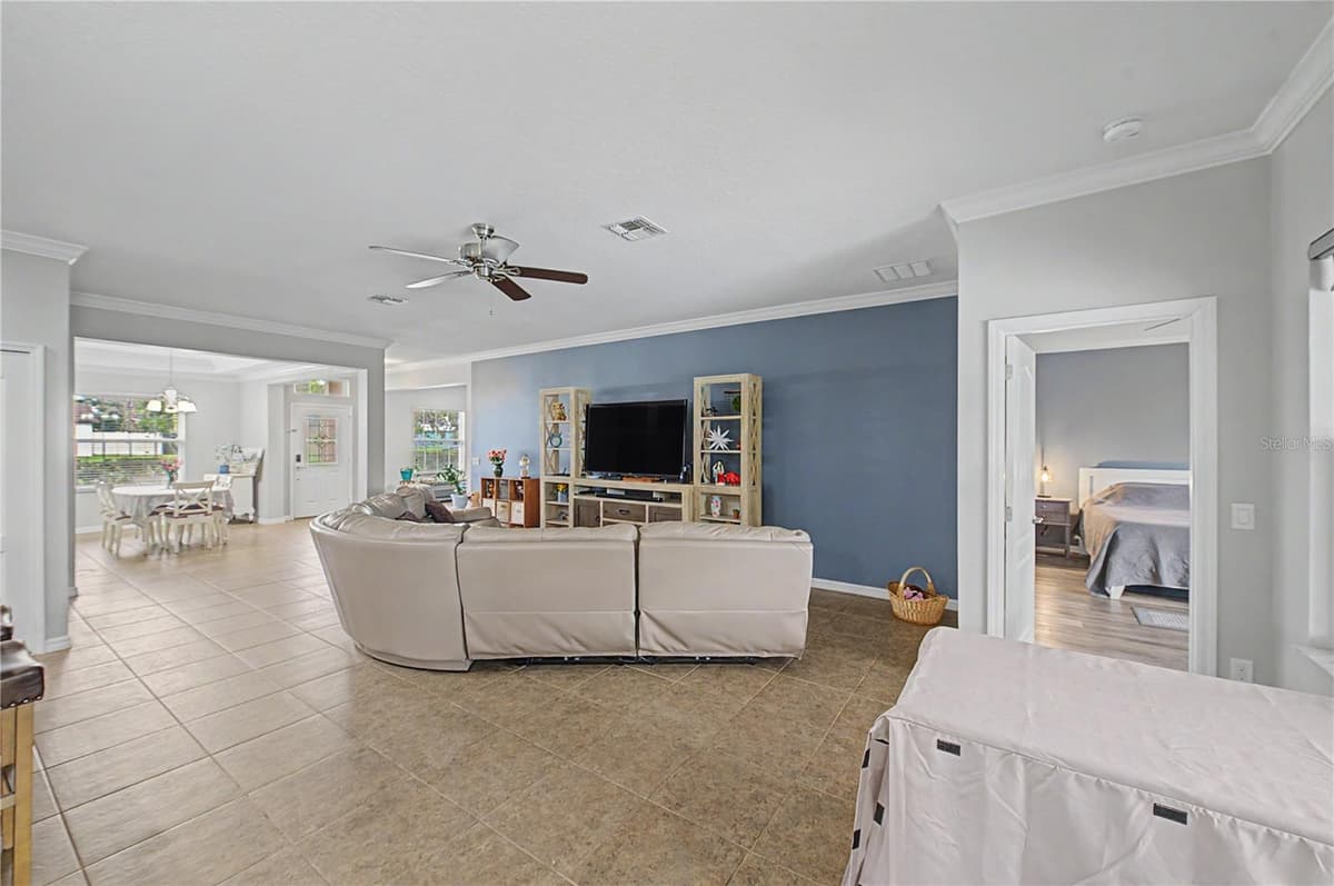 6545 LANDOVER BOULEVARD — photo 13 of 55