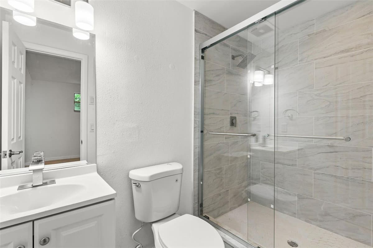 1432 RICHMOND AVENUE — photo 14 of 46