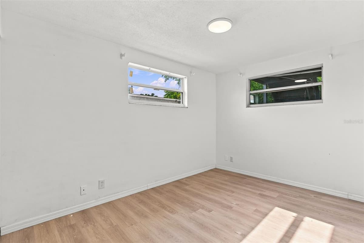 1432 RICHMOND AVENUE — photo 13 of 46
