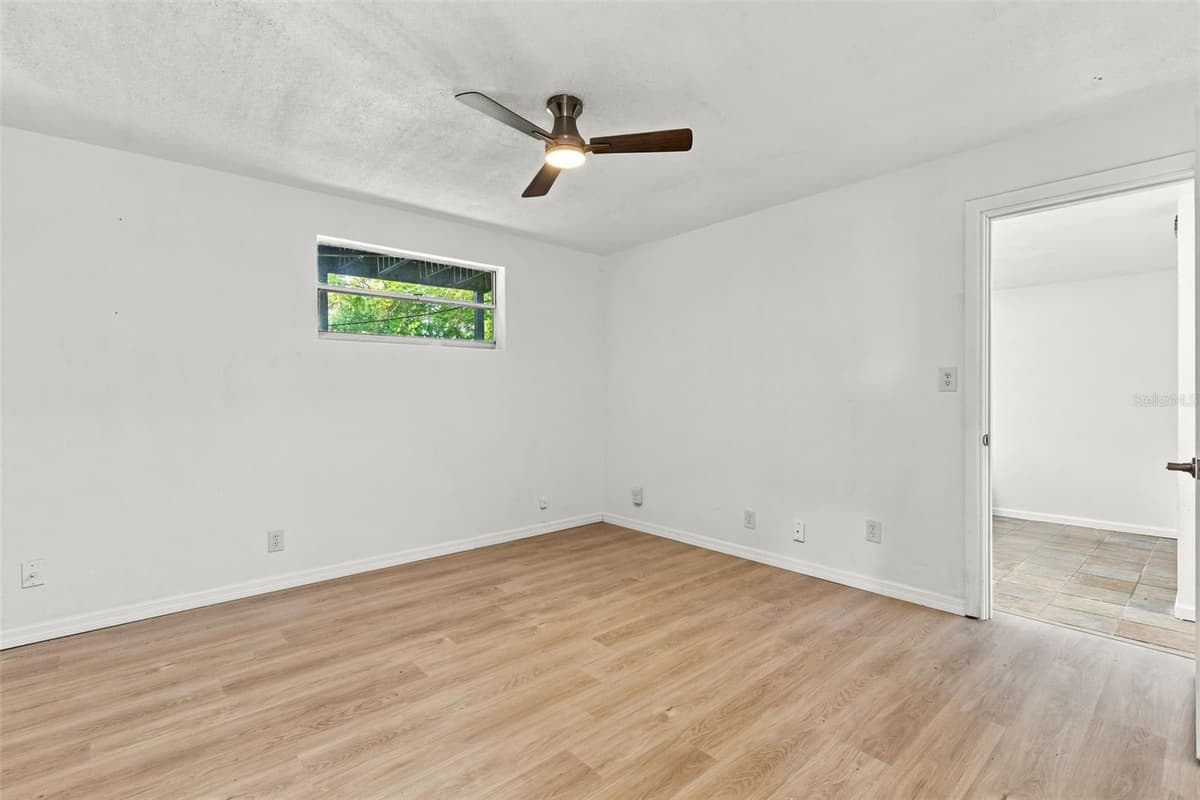 1432 RICHMOND AVENUE — photo 8 of 46