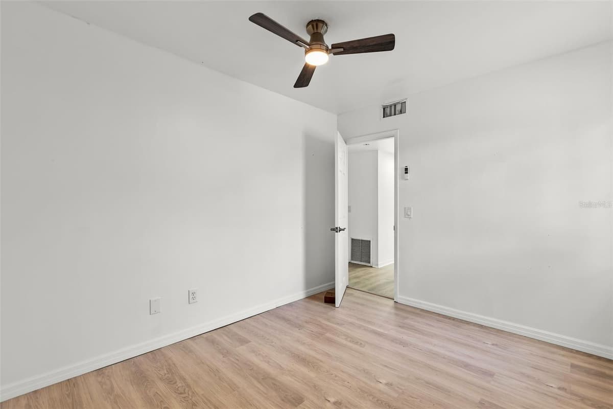 1432 RICHMOND AVENUE — photo 12 of 46