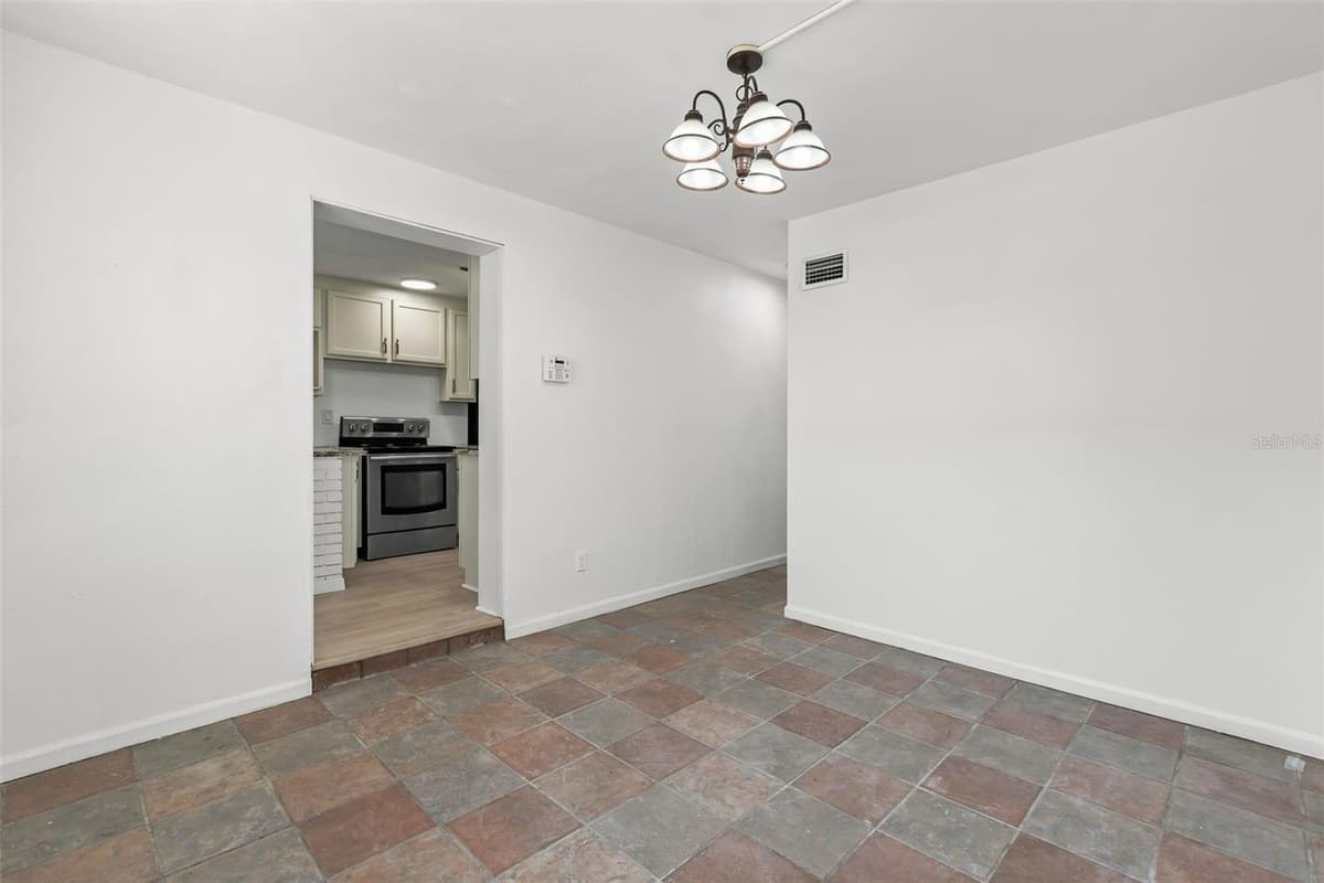 1432 RICHMOND AVENUE — photo 3 of 46