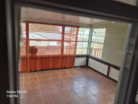6121 HOLIDAY HILL LANE — photo 12 of 19
