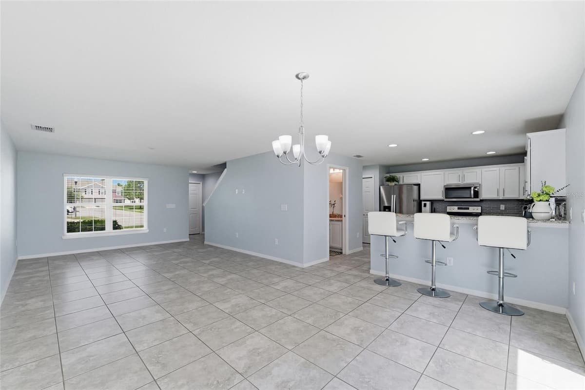 10421 RIVERCREST DRIVE — photo 5 of 49