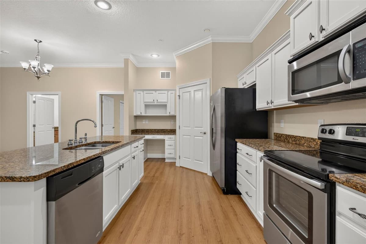 7980 SOUTHERN PINES DRIVE — photo 4 of 76