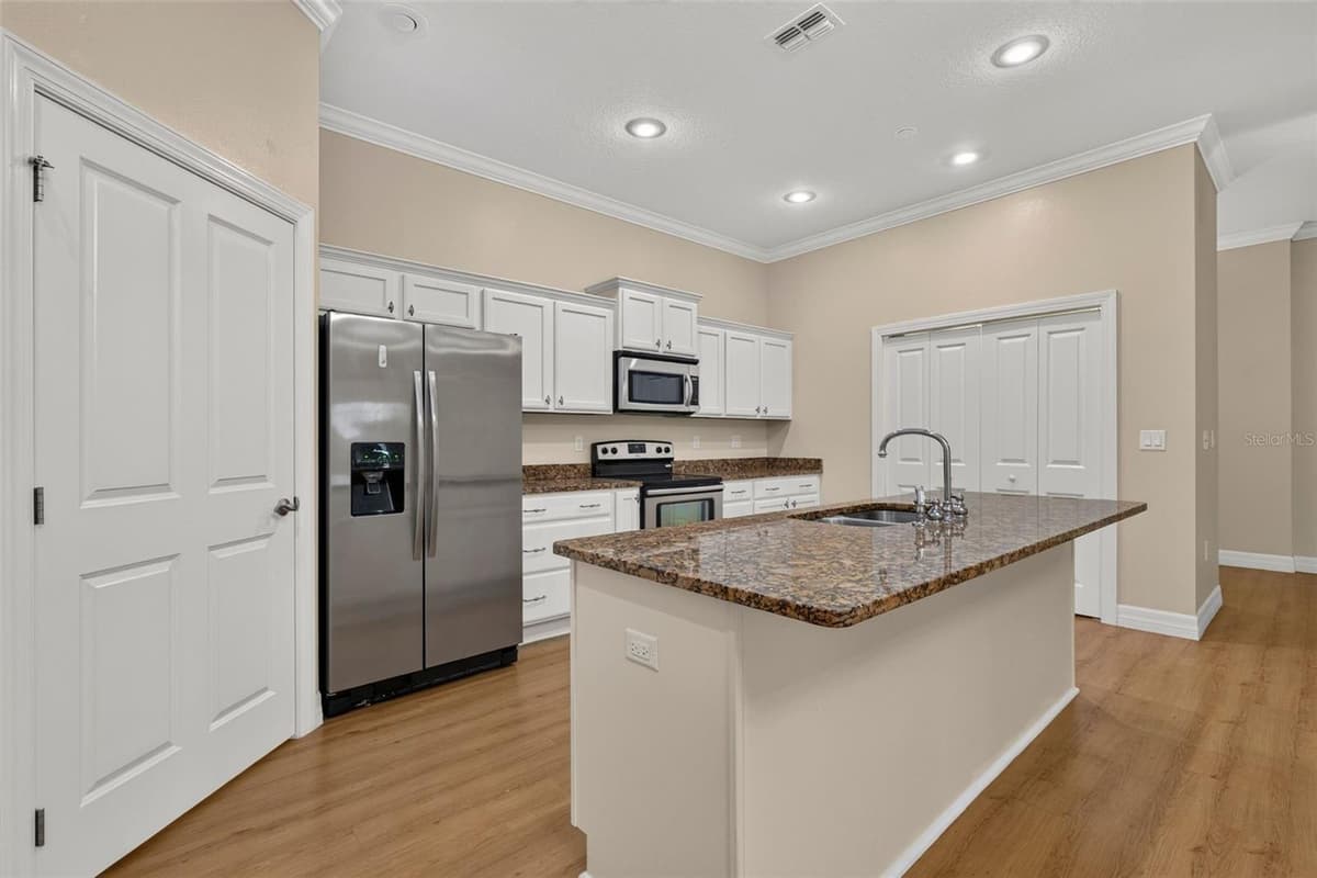 7980 SOUTHERN PINES DRIVE — photo 18 of 76
