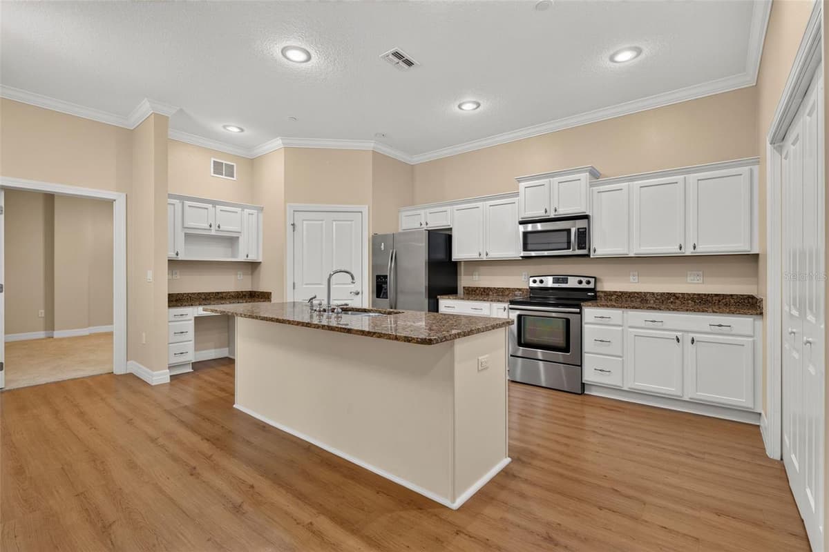 7980 SOUTHERN PINES DRIVE — photo 21 of 76