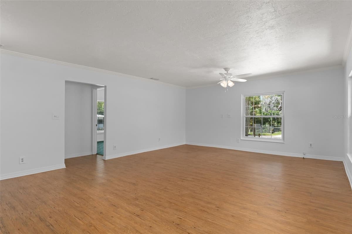 5447 BOULEVARD DRIVE — photo 13 of 74