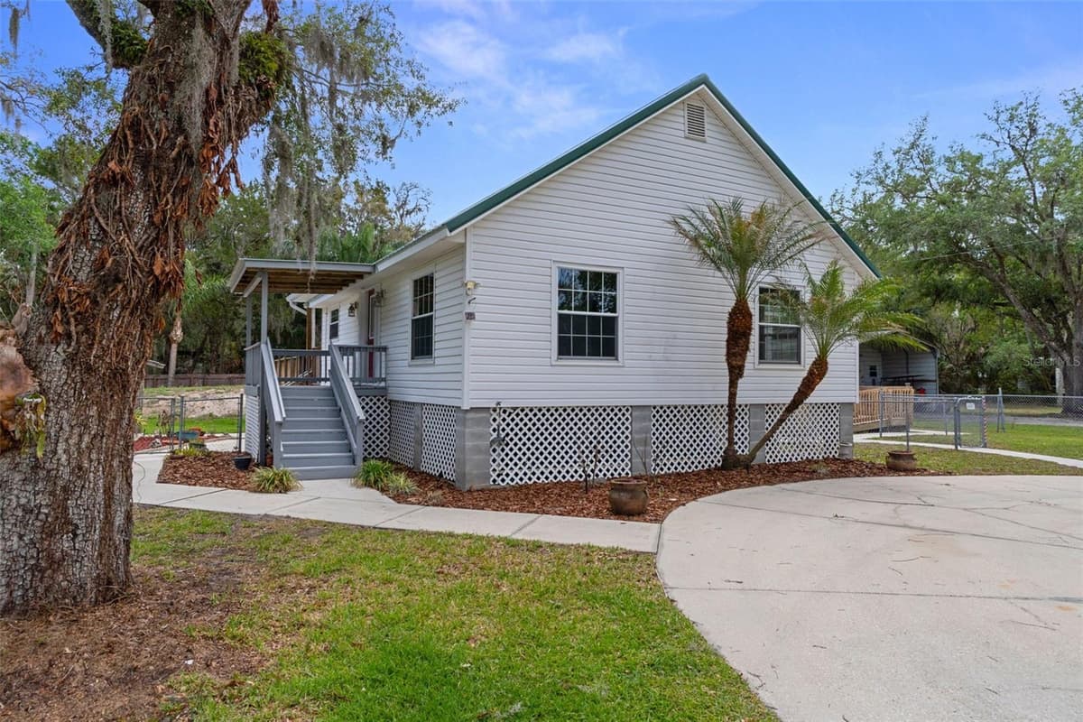 5447 BOULEVARD DRIVE — photo 10 of 74