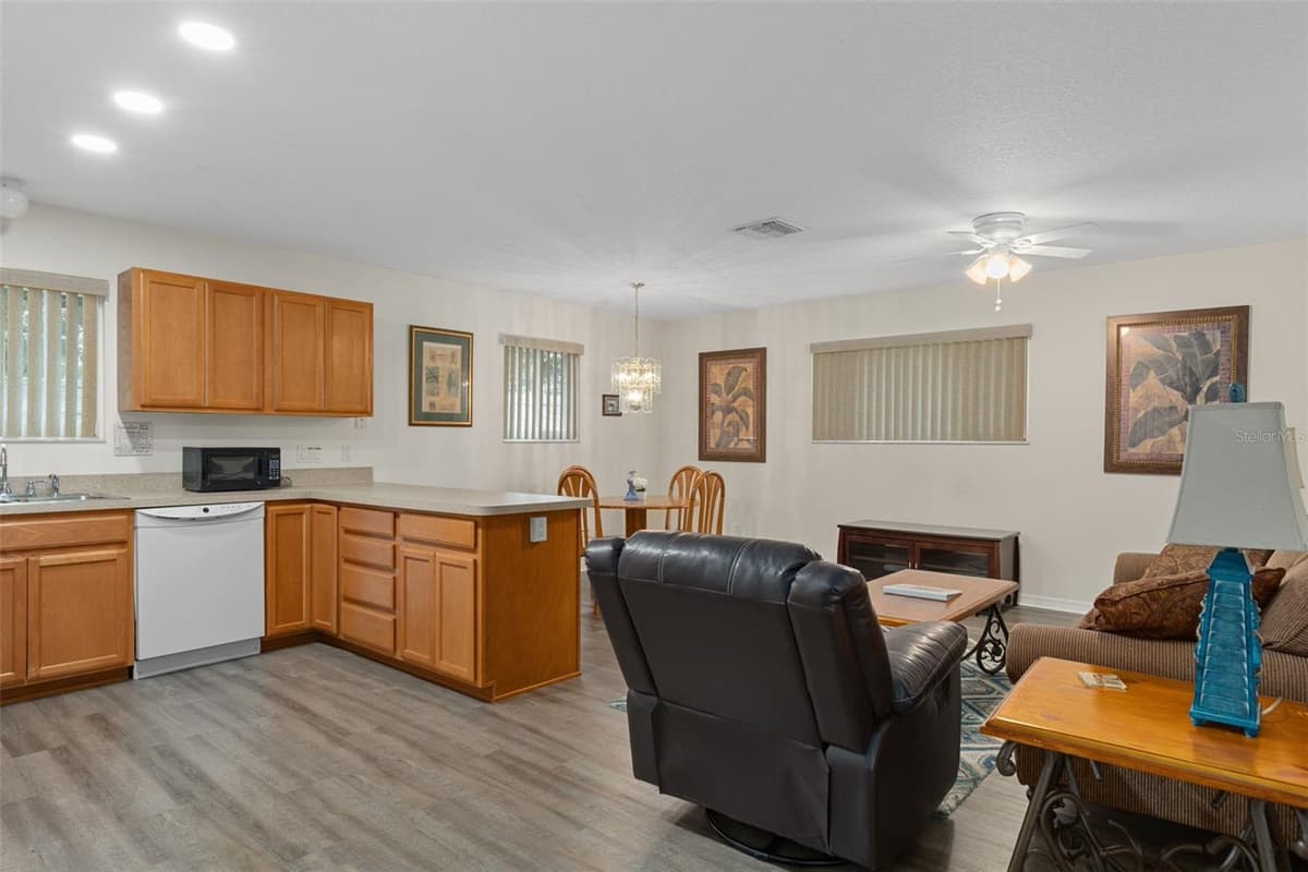 5447 BOULEVARD DRIVE — photo 33 of 74