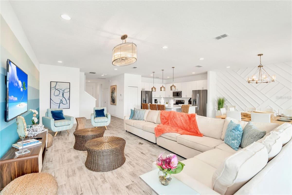 537 MARCELLO BOULEVARD — photo 3 of 50