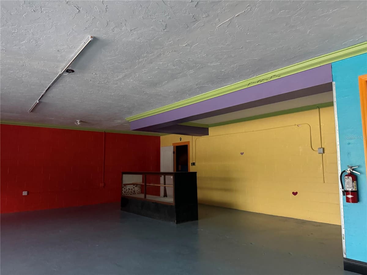 515 MAIN STREET — photo 17 of 22