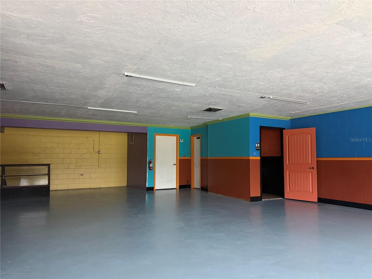 515 MAIN STREET — photo 18 of 22
