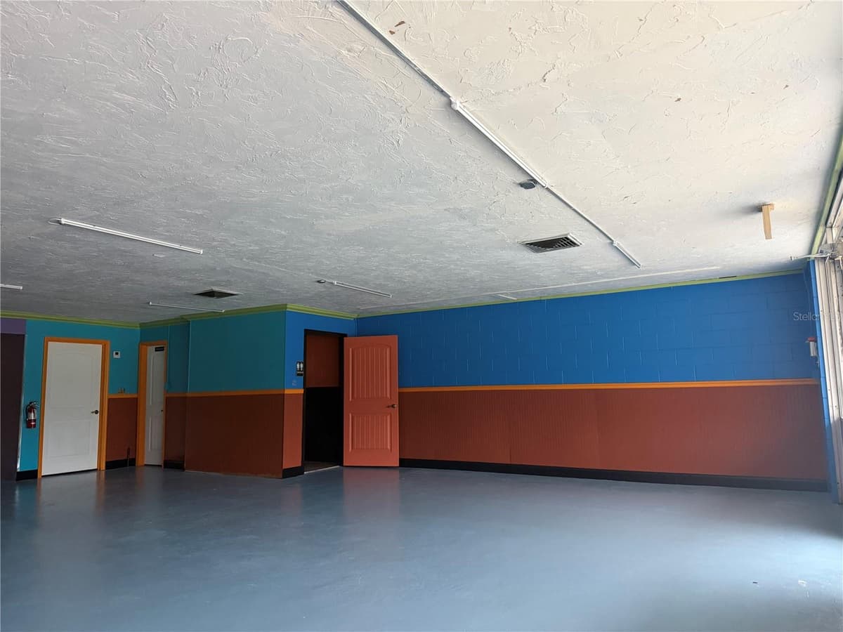 515 MAIN STREET — photo 5 of 22
