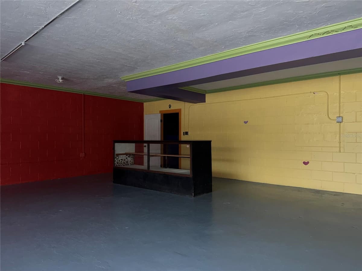 515 MAIN STREET — photo 10 of 22