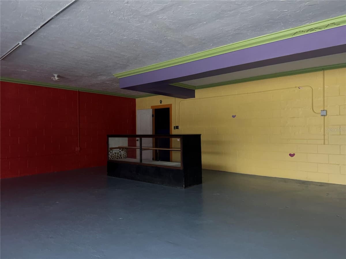 515 MAIN STREET — photo 15 of 22