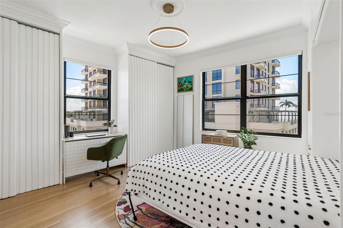 2109 BAYSHORE BOULEVARD — photo 15 of 20