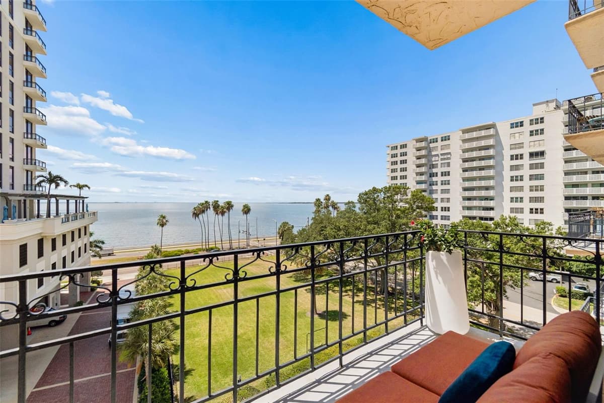 2109 BAYSHORE BOULEVARD — photo 18 of 20