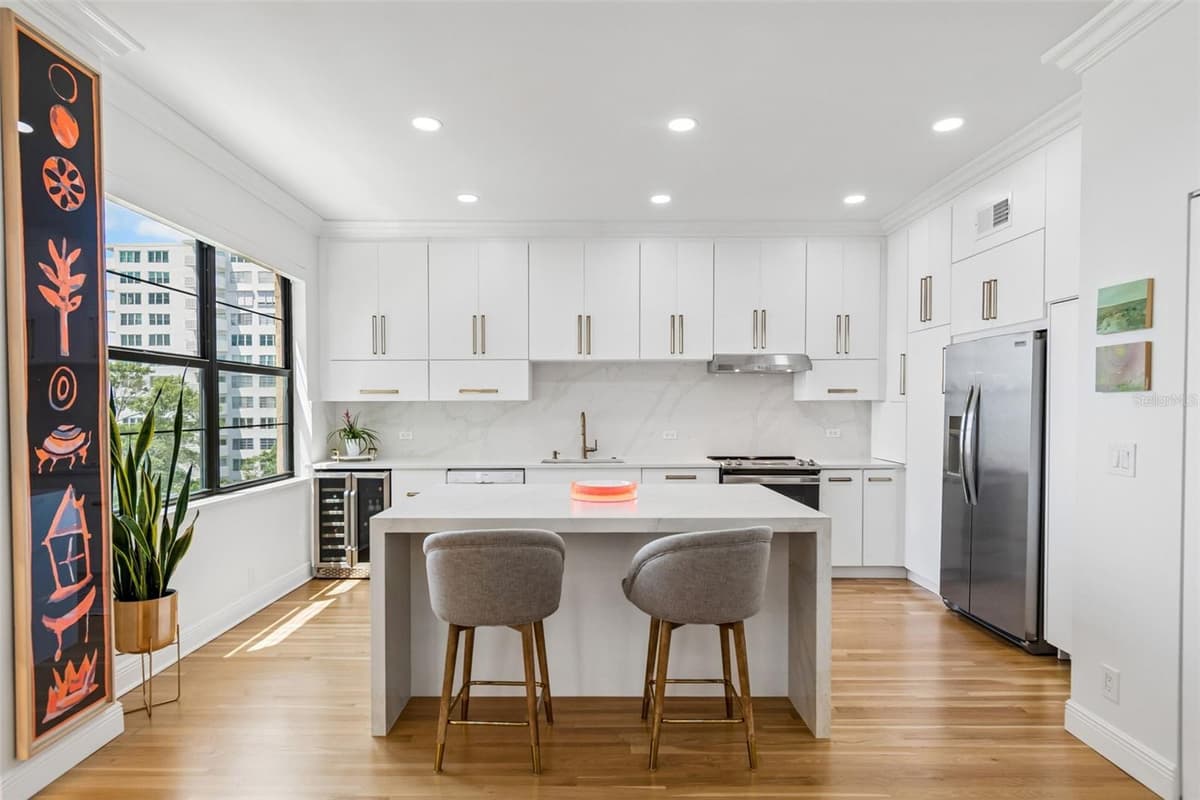 2109 BAYSHORE BOULEVARD — photo 4 of 20