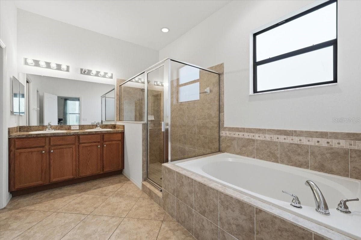 4387 DINNER LAKE BOULEVARD — photo 10 of 12