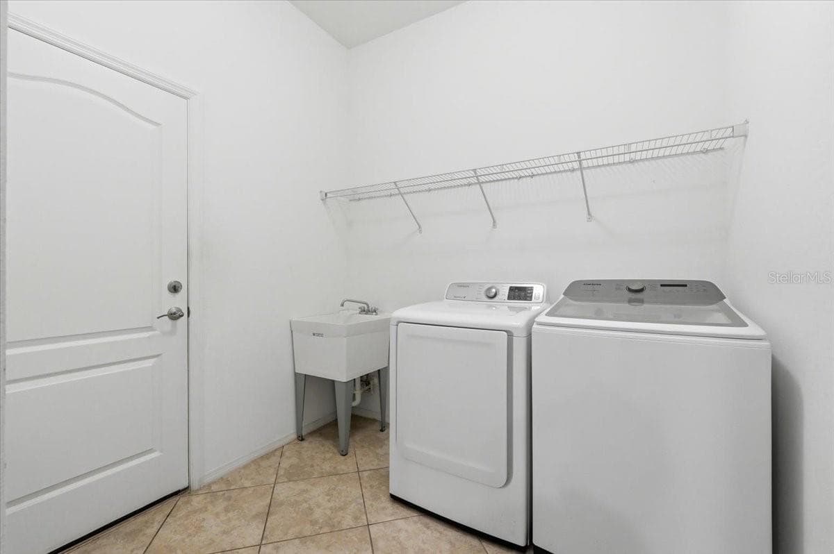 4387 DINNER LAKE BOULEVARD — photo 11 of 12