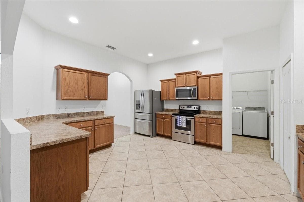 4387 DINNER LAKE BOULEVARD — photo 7 of 12
