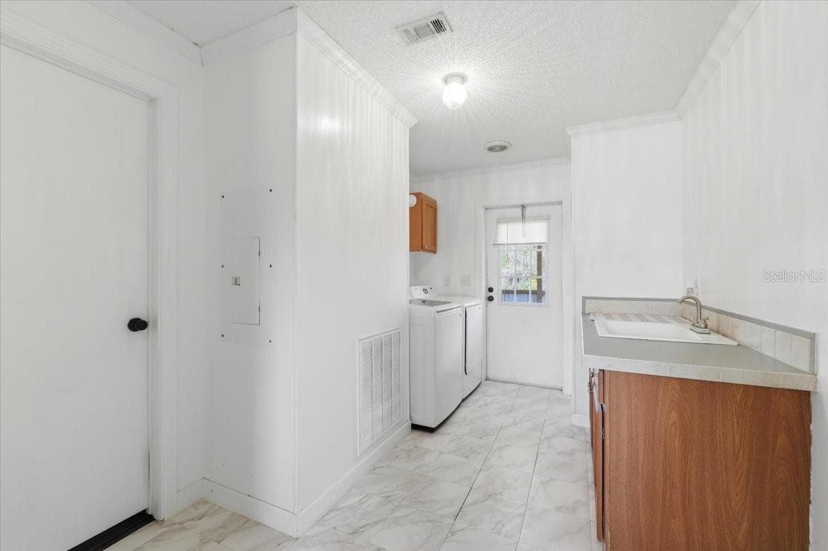 10724 PATHFINDER TRAIL — photo 37 of 51