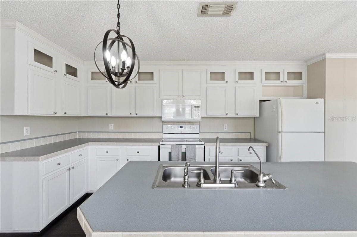 10724 PATHFINDER TRAIL — photo 12 of 51
