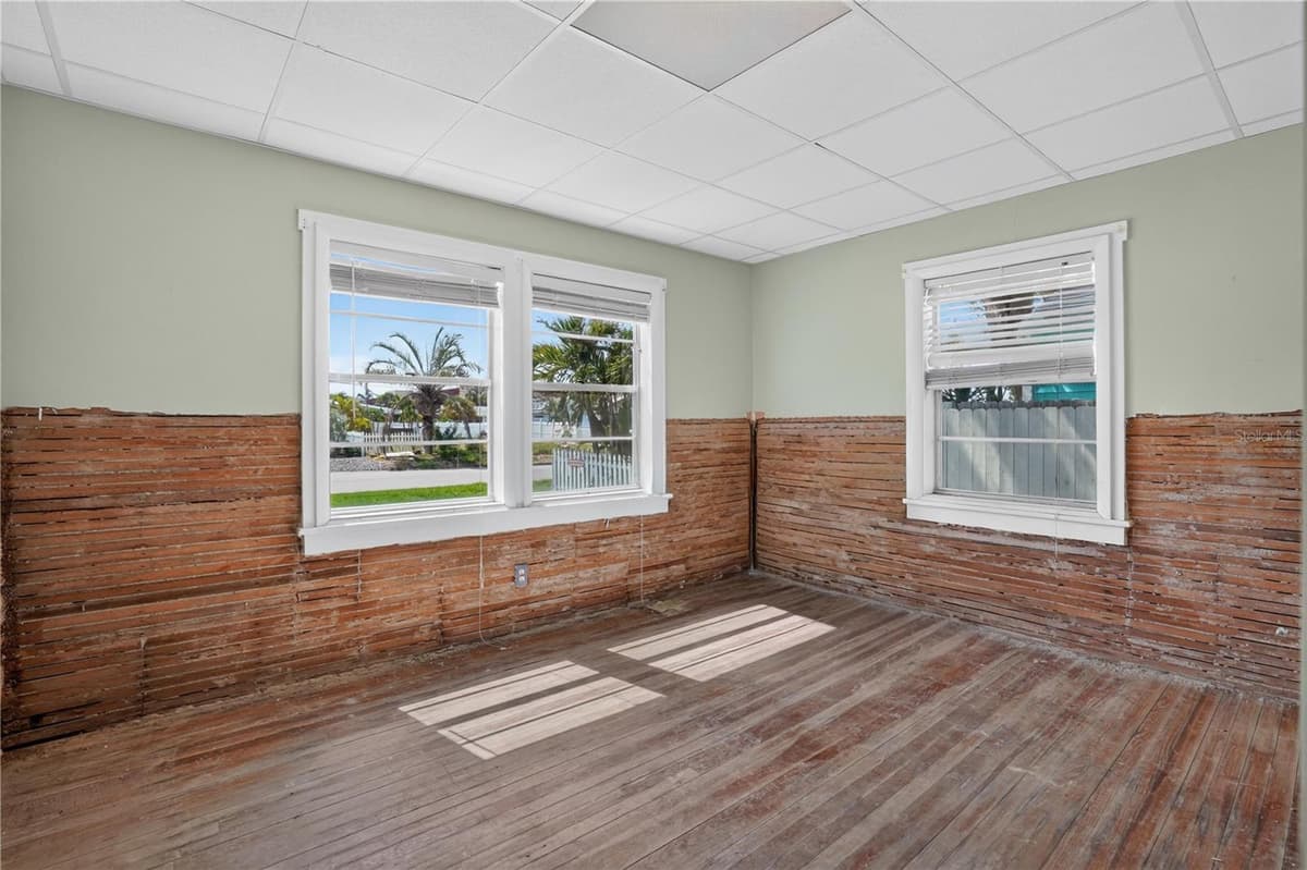 3050 DUPONT STREET — photo 15 of 37