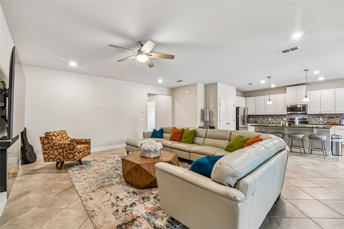 3758 HANWORTH LOOP — photo 14 of 56
