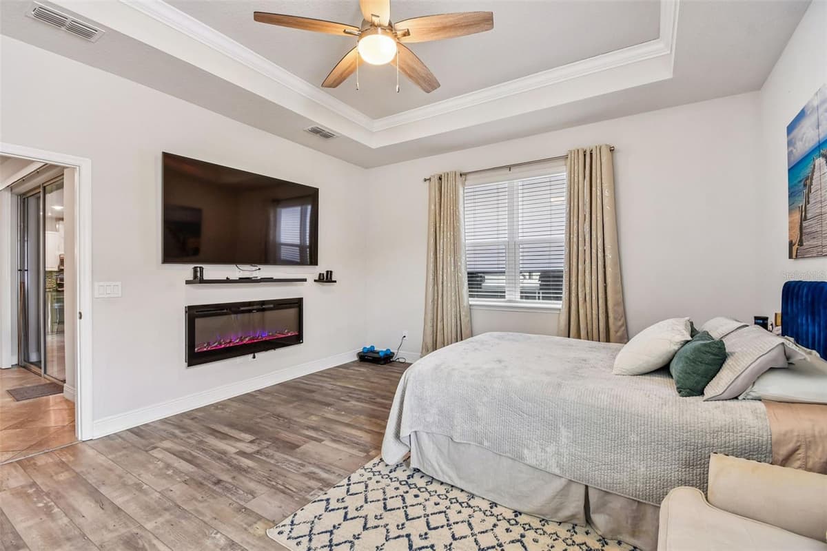 3758 HANWORTH LOOP — photo 21 of 56