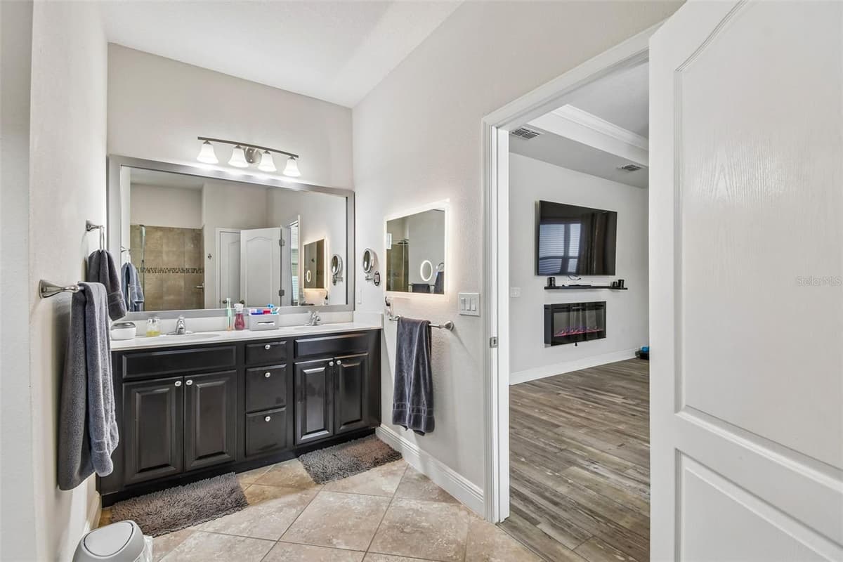 3758 HANWORTH LOOP — photo 23 of 56