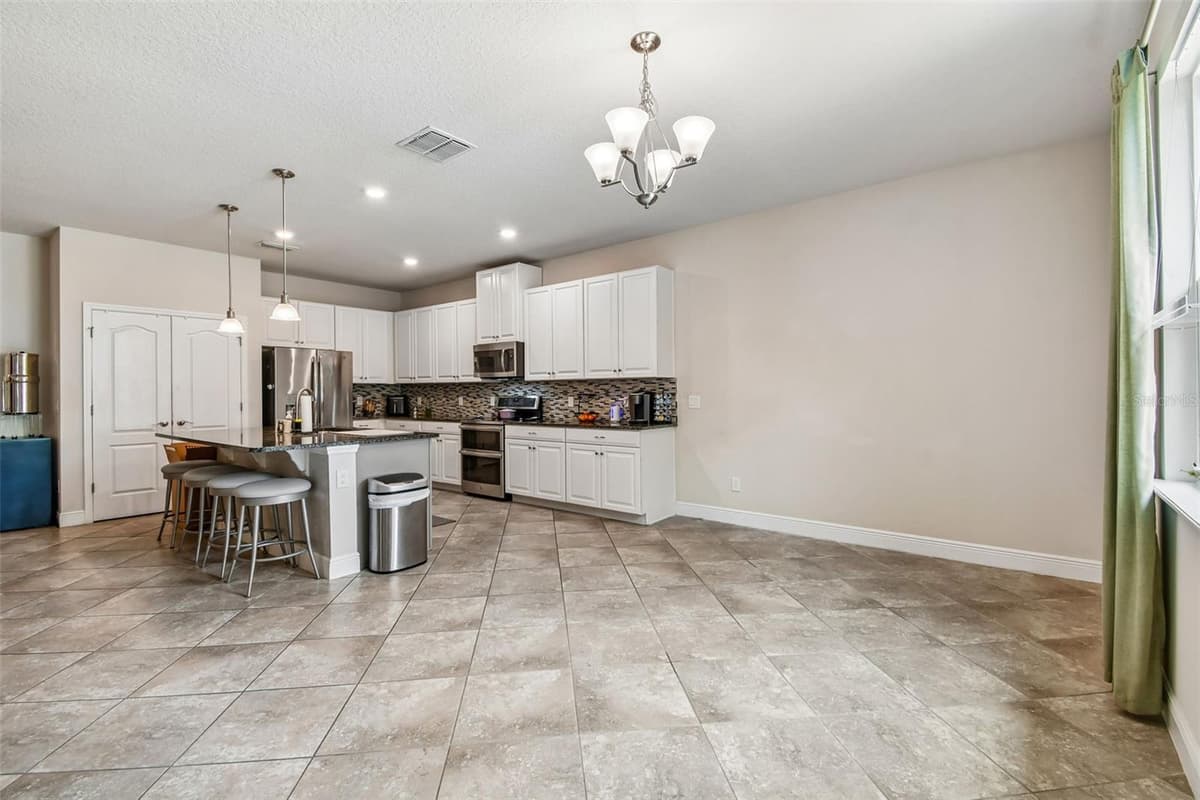 3758 HANWORTH LOOP — photo 6 of 56