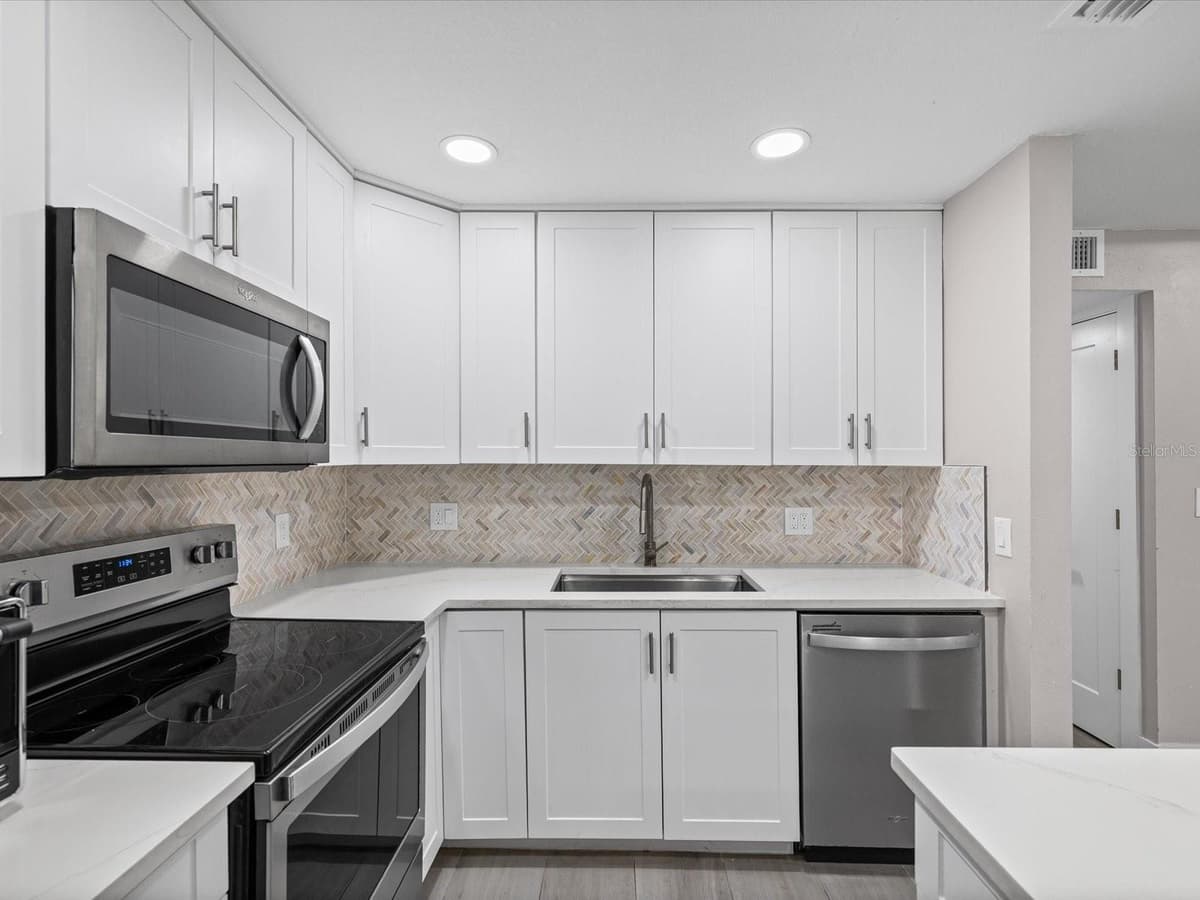 4335 AEGEAN DRIVE — photo 16 of 62