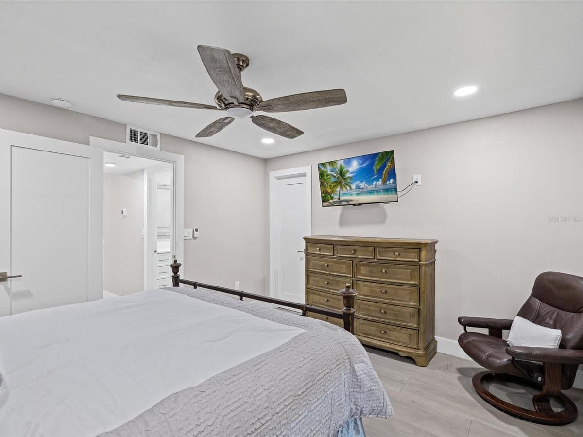 4335 AEGEAN DRIVE — photo 24 of 62