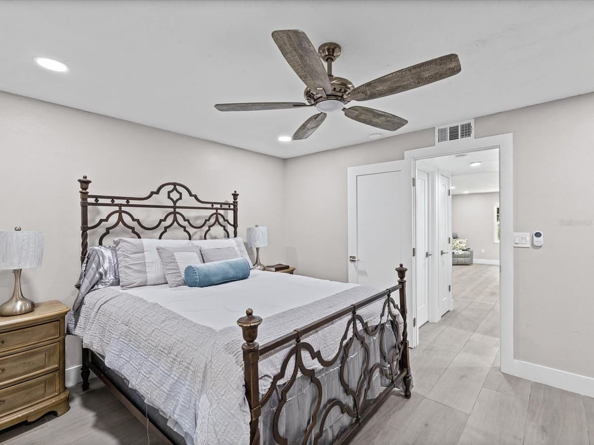 4335 AEGEAN DRIVE — photo 10 of 62