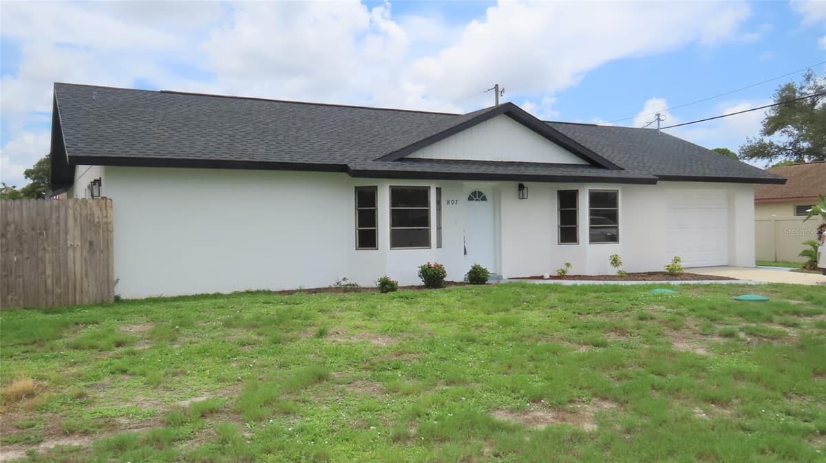 807 NECTAR ROAD — photo 1 of 30
